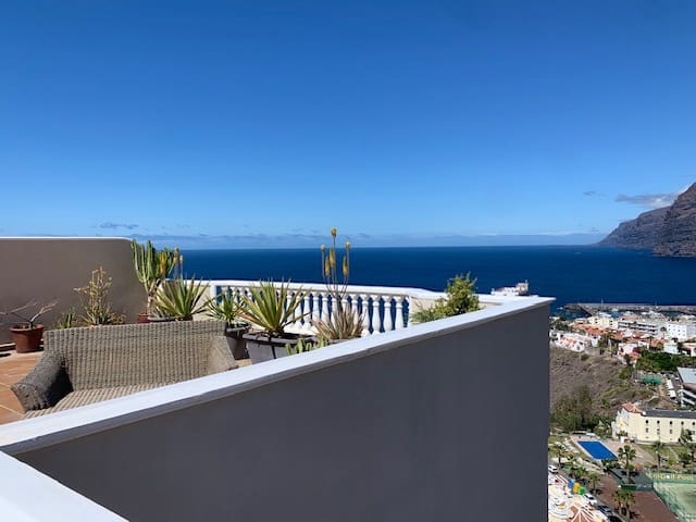 2 soveværelse Penthouse til salg i Los Gigantes med swimmingpool garage - € 655.463 (Ref: 5307920)
