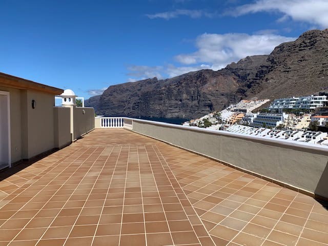 2 soveværelse Penthouse til salg i Los Gigantes, Santiago del Teide med swimmingpool garage - € 655.463 (Ref: 5307920)
