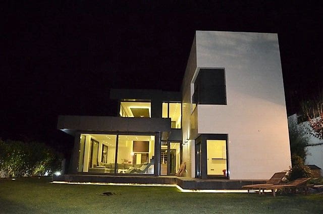 5 soveværelse Villa til salg i Guamasa med garage - € 850.000 (Ref: 5879392)