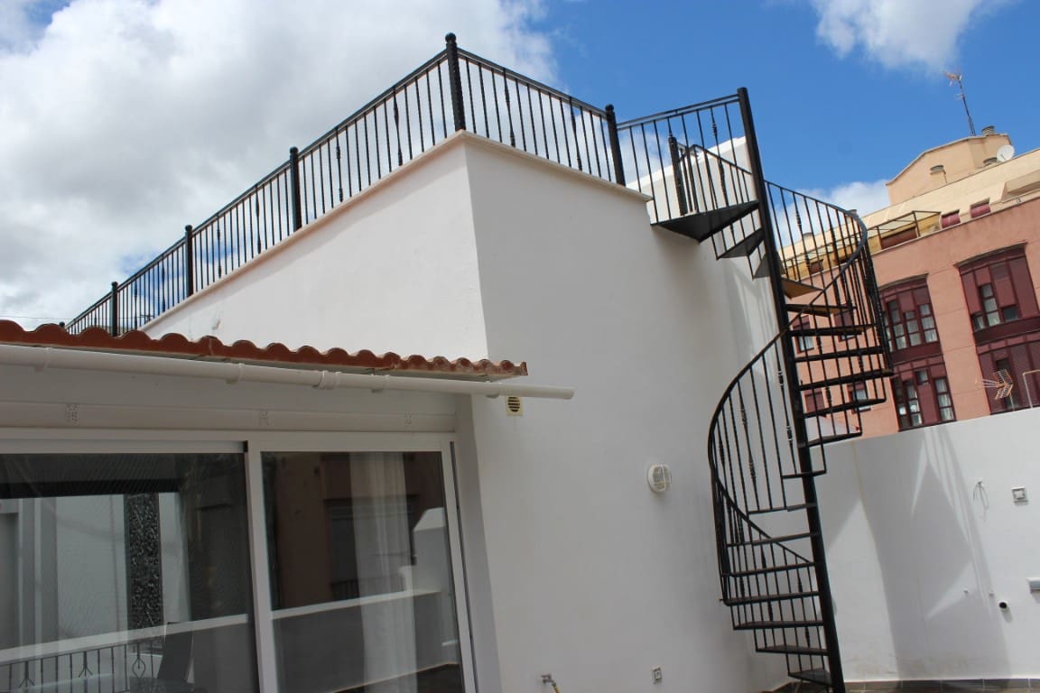 Casa de 3 habitaciones en Santa Cruz de Tenerife en venta - 699.000 € (Ref: 6040886)