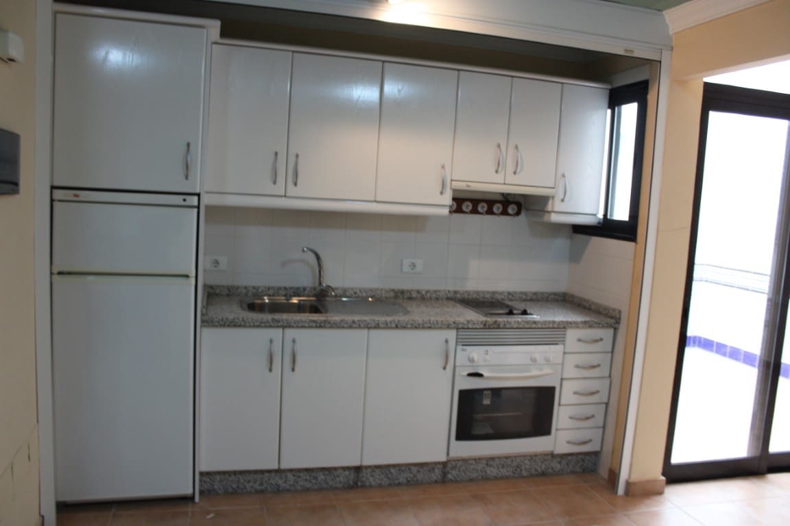 Erhverv til salg i Santa Cruz de Tenerife med garage - € 200.000 (Ref: 6105903)