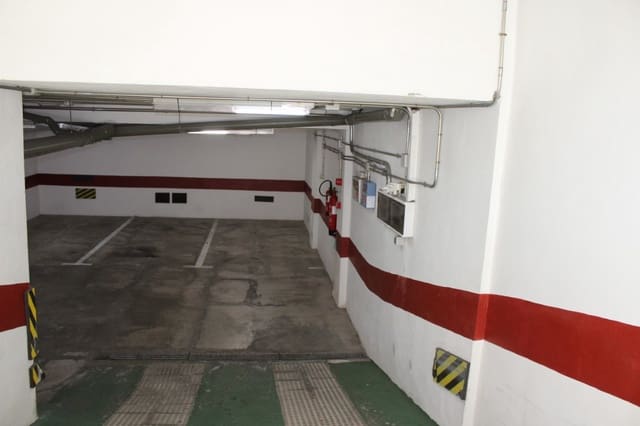 Kommersiell til salgs i Santa Cruz de Tenerife med garasje - € 200 000 (Ref: 6105903)