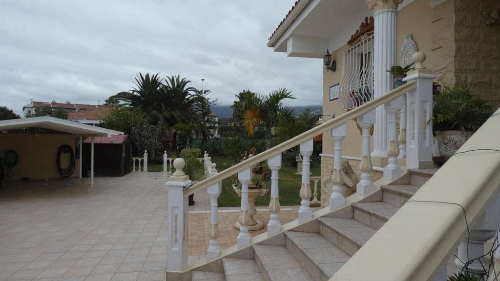 3 soveværelse Villa til salg i Puerto de la Cruz med swimmingpool - € 960.000 (Ref: 7090411)