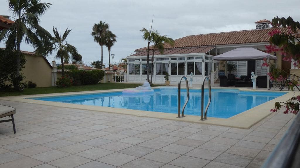 3 soveværelse Villa til salg i Puerto de la Cruz med swimmingpool - € 960.000 (Ref: 7090411)