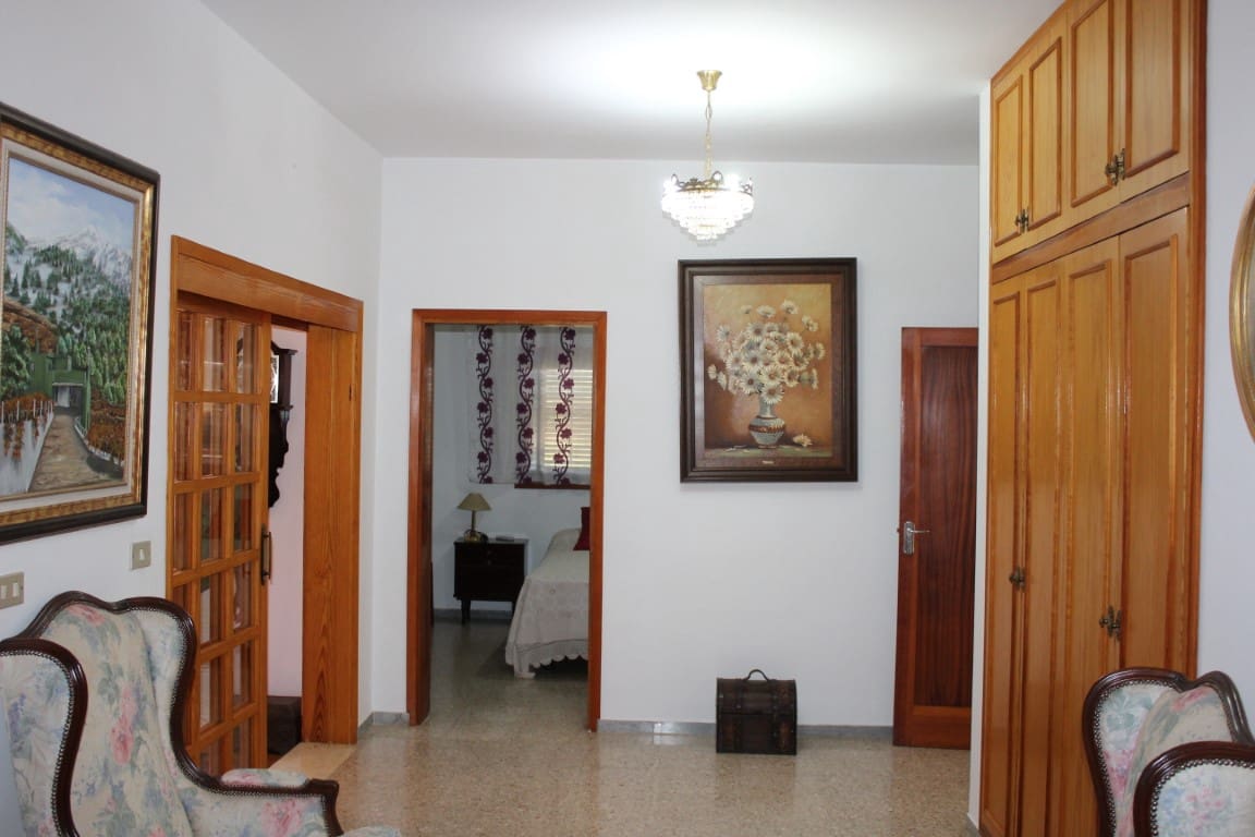 Villa til salg i San Isidro de Abona med swimmingpool garage - € 650.000 (Ref: 7236592)