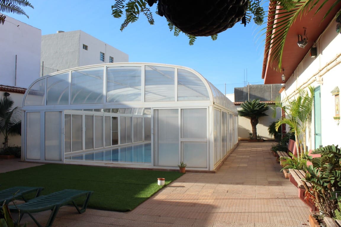 Villa til salg i San Isidro de Abona med swimmingpool garage - € 650.000 (Ref: 7236592)