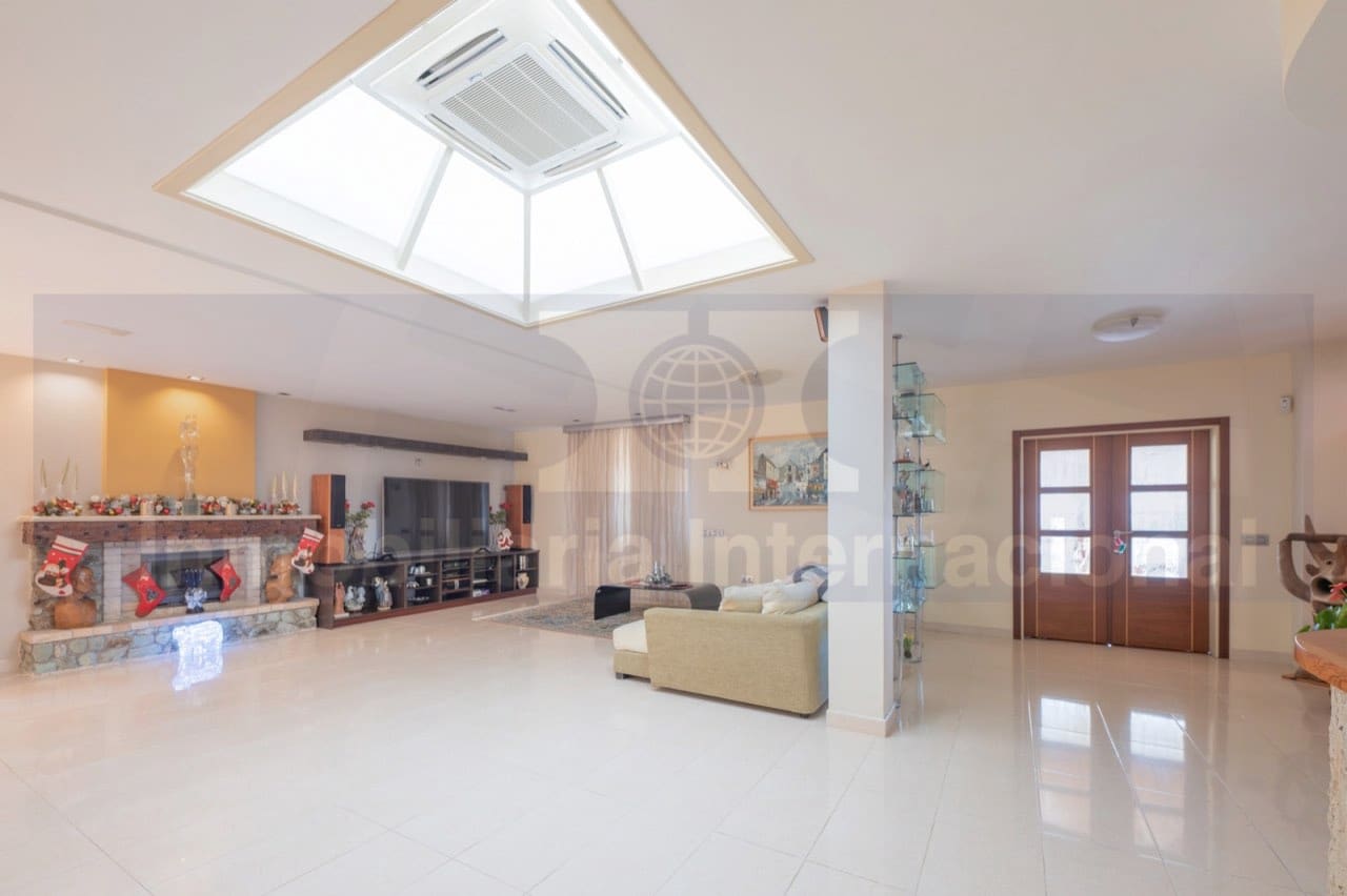 4 soveværelse Villa til salg i Puerto de la Cruz med swimmingpool garage - € 850.000 (Ref: 7337750)