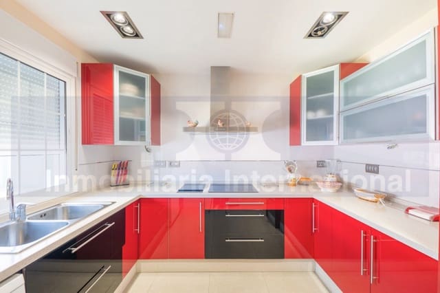 4 soverom Villa til salgs i Puerto de la Cruz med svømmebasseng garasje - € 850 000 (Ref: 7337750)