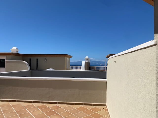 2 soveværelse Lejlighed til salg i Los Gigantes, Santiago del Teide med swimmingpool garage - € 595.423 (Ref: 7540609)