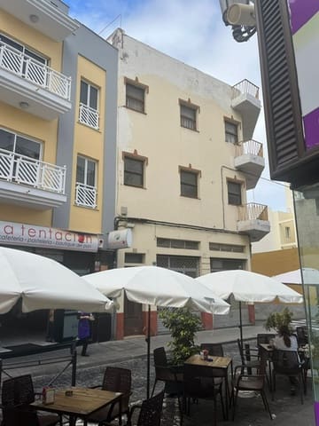 Kaupallinen myytävänä paikassa Icod de los Vinos mukana 
autotalli - 380 000 € (Ref: 7588300)