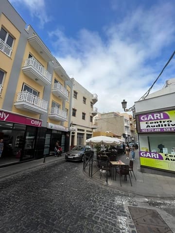 Kaupallinen myytävänä paikassa Icod de los Vinos mukana 
autotalli - 380 000 € (Ref: 7588300)