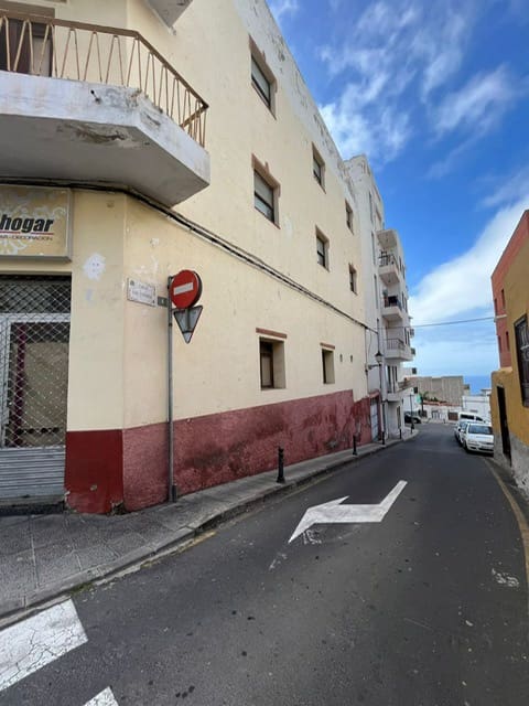 Erhverv til salg i Icod de los Vinos med garage - € 380.000 (Ref: 7588300)