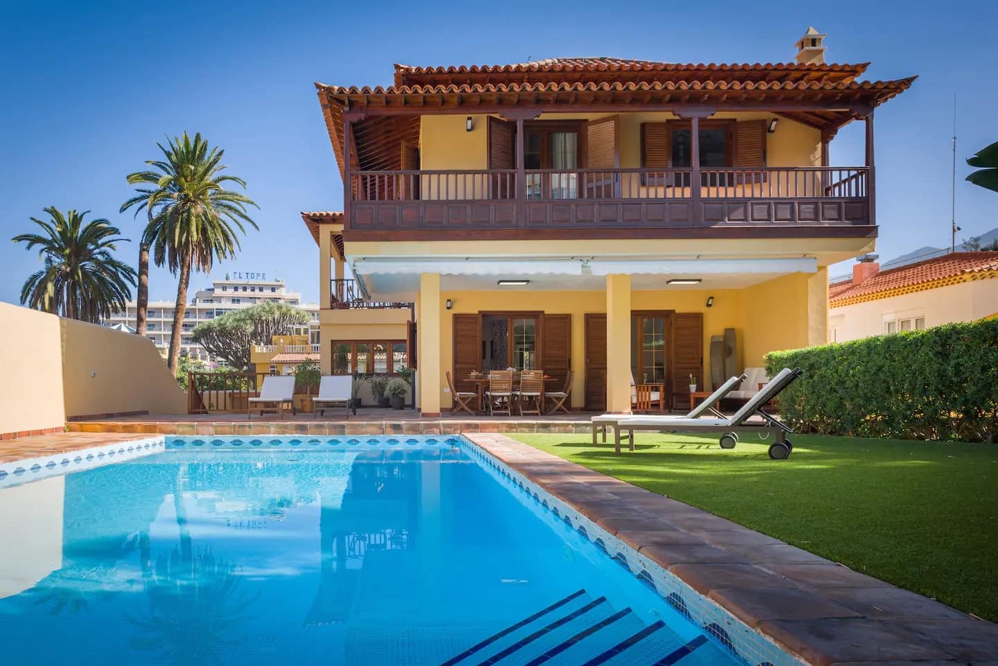 5 soveværelse Villa til salg i Puerto de la Cruz med swimmingpool garage - € 2.500.000 (Ref: 7810038)