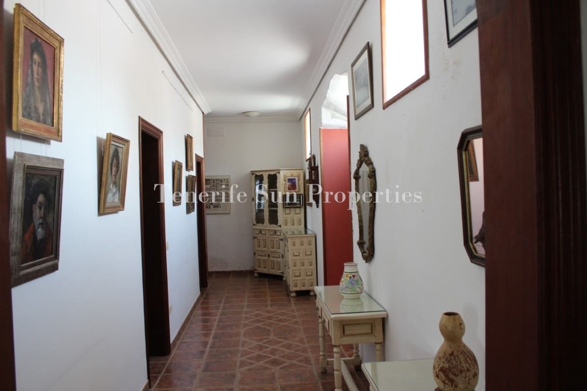 4 soveværelse Villa til salg i El Medano med garage - € 729.000 (Ref: 8210154)