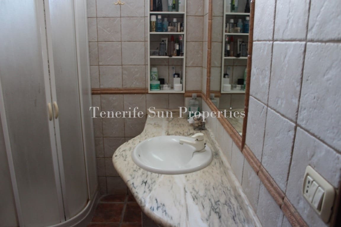 4 soveværelse Villa til salg i El Medano med garage - € 729.000 (Ref: 8210154)