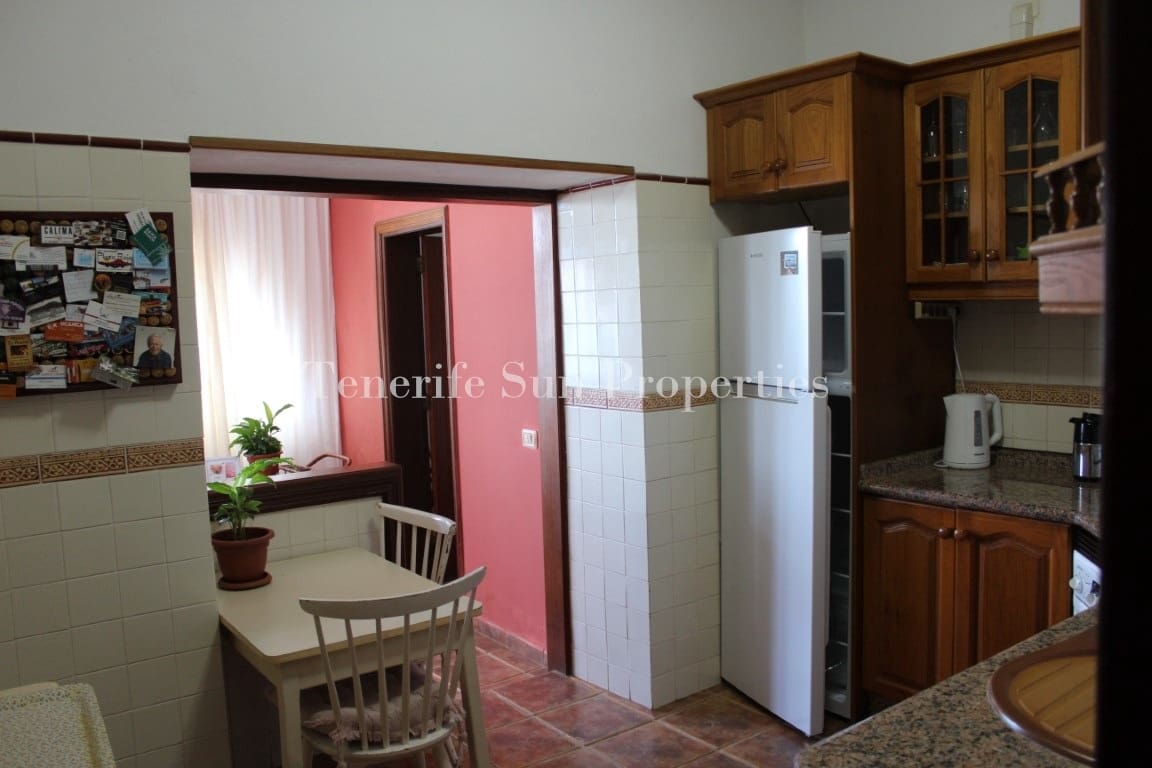 4 soveværelse Villa til salg i El Medano med garage - € 729.000 (Ref: 8210154)