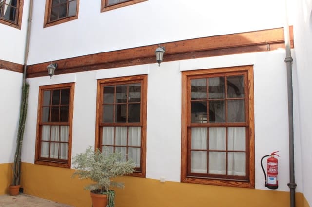 6 makuuhuone Majatalo/aamiaismajoitus myytävänä paikassa Icod de los Vinos - 995 000 € (Ref: 8253087)