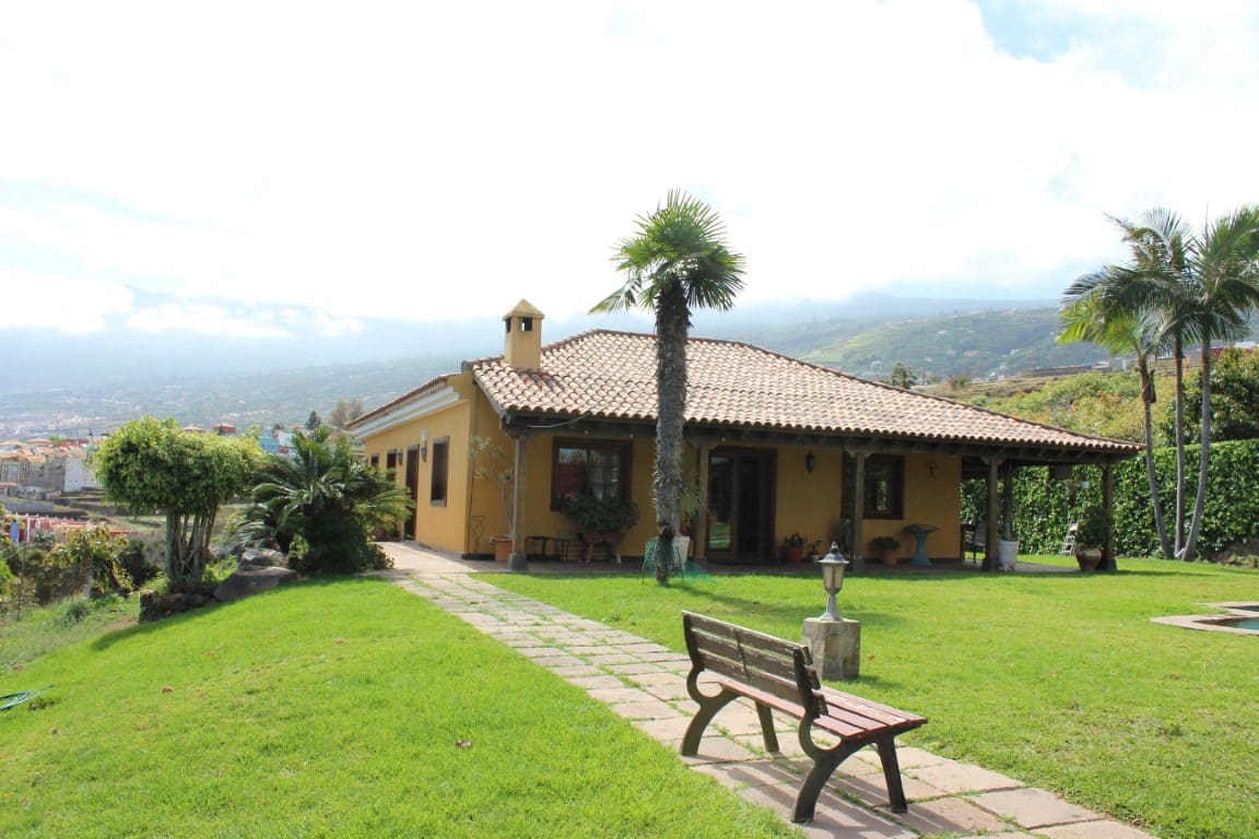 5 soveværelse Finca/Landehus til salg i La Orotava med swimmingpool garage - € 995.000 (Ref: 8268591)