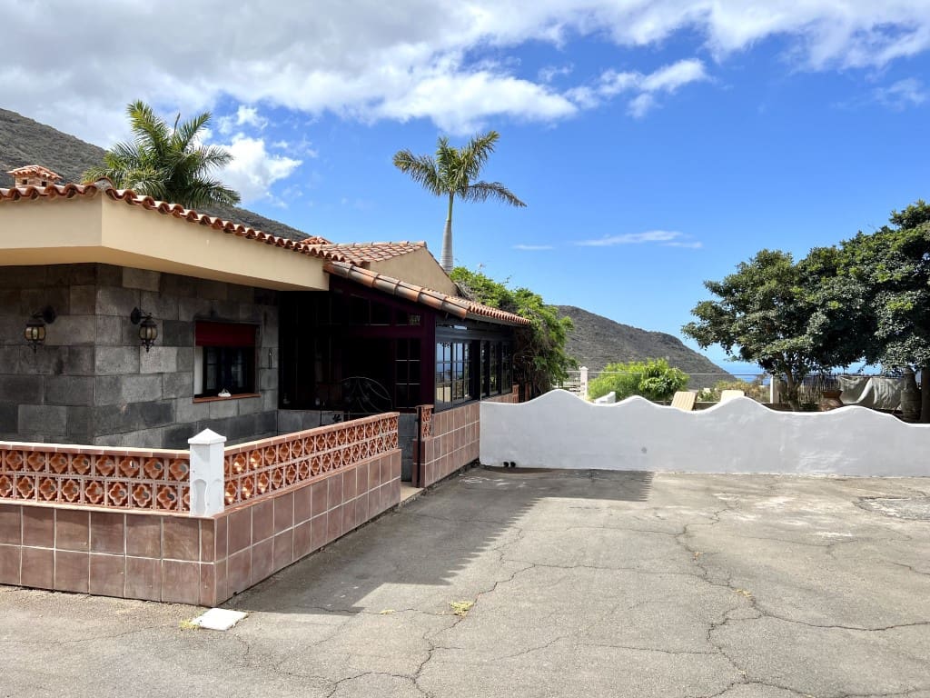 3 soveværelse Finca/Landehus til salg i Santiago del Teide med swimmingpool garage - € 1.700.000 (Ref: 8338586)