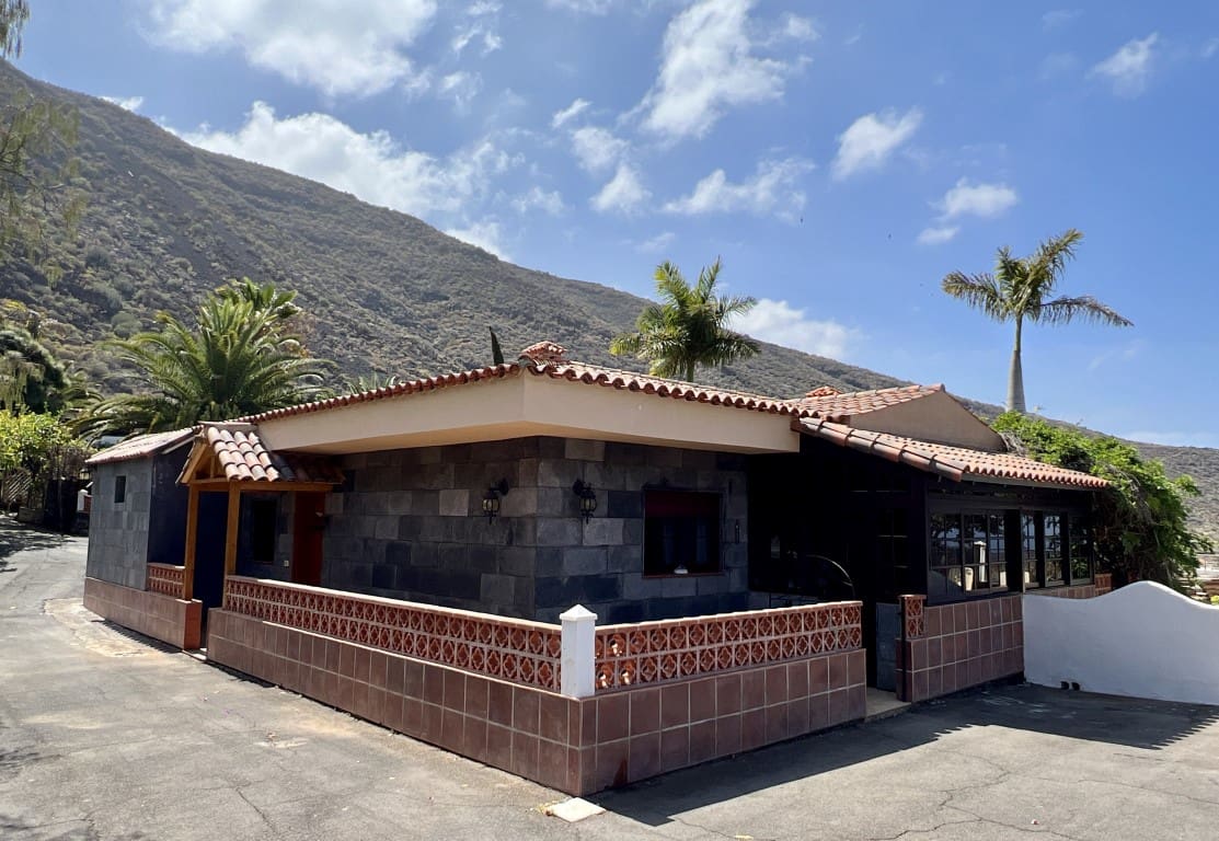 3 soveværelse Finca/Landehus til salg i Santiago del Teide med swimmingpool garage - € 1.700.000 (Ref: 8338586)