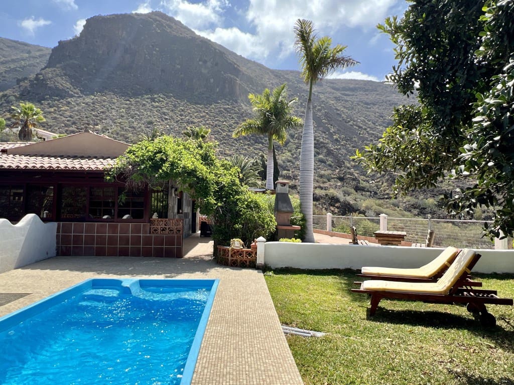 3 soveværelse Finca/Landehus til salg i Santiago del Teide med swimmingpool garage - € 1.700.000 (Ref: 8338586)