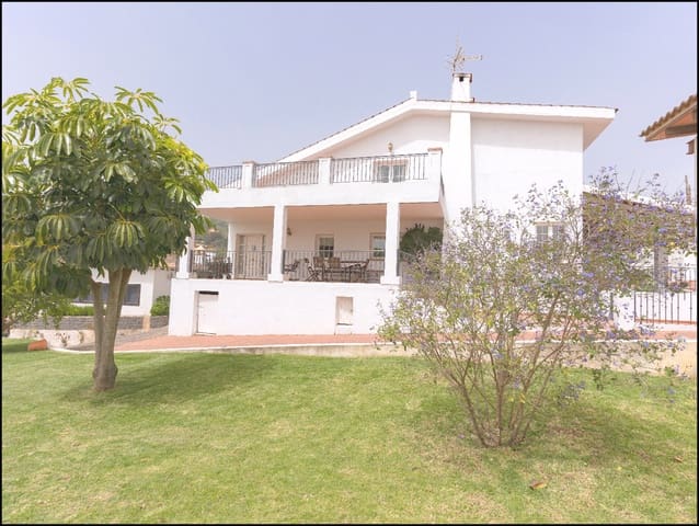 4 quarto Moradia para venda em La Esperanza, El Rosario com piscina garagem - 1 200 000 € (Ref: 8404303)