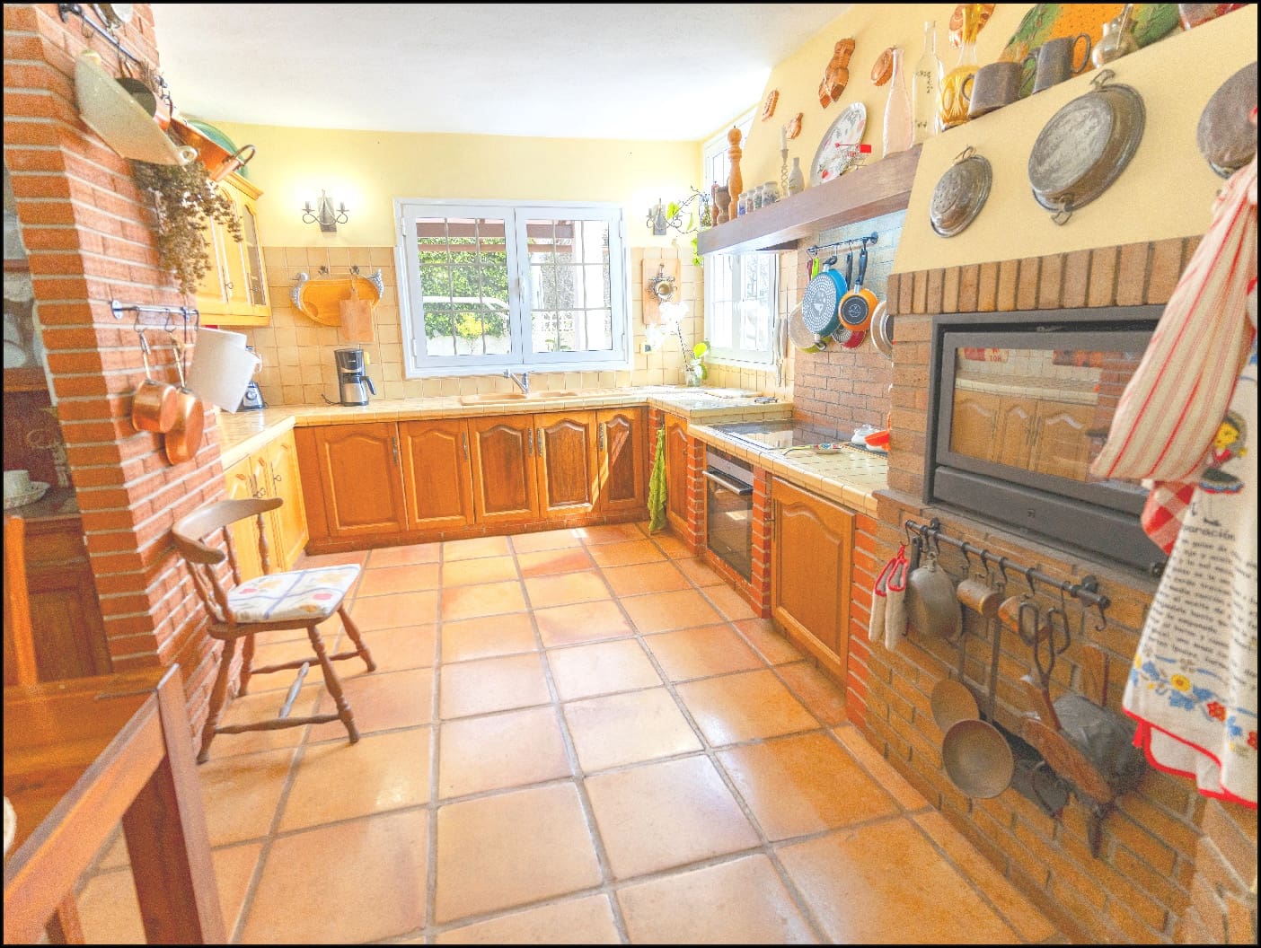 4 soveværelse Villa til salg i La Esperanza med swimmingpool garage - € 1.200.000 (Ref: 8404303)