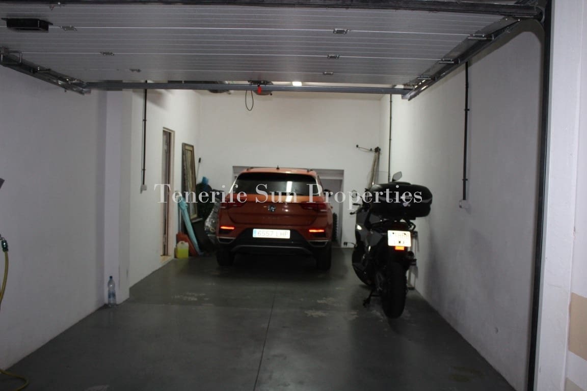 4 soverom Hus til salgs i Costa Adeje med svømmebasseng garasje - € 630 000 (Ref: 8480055)