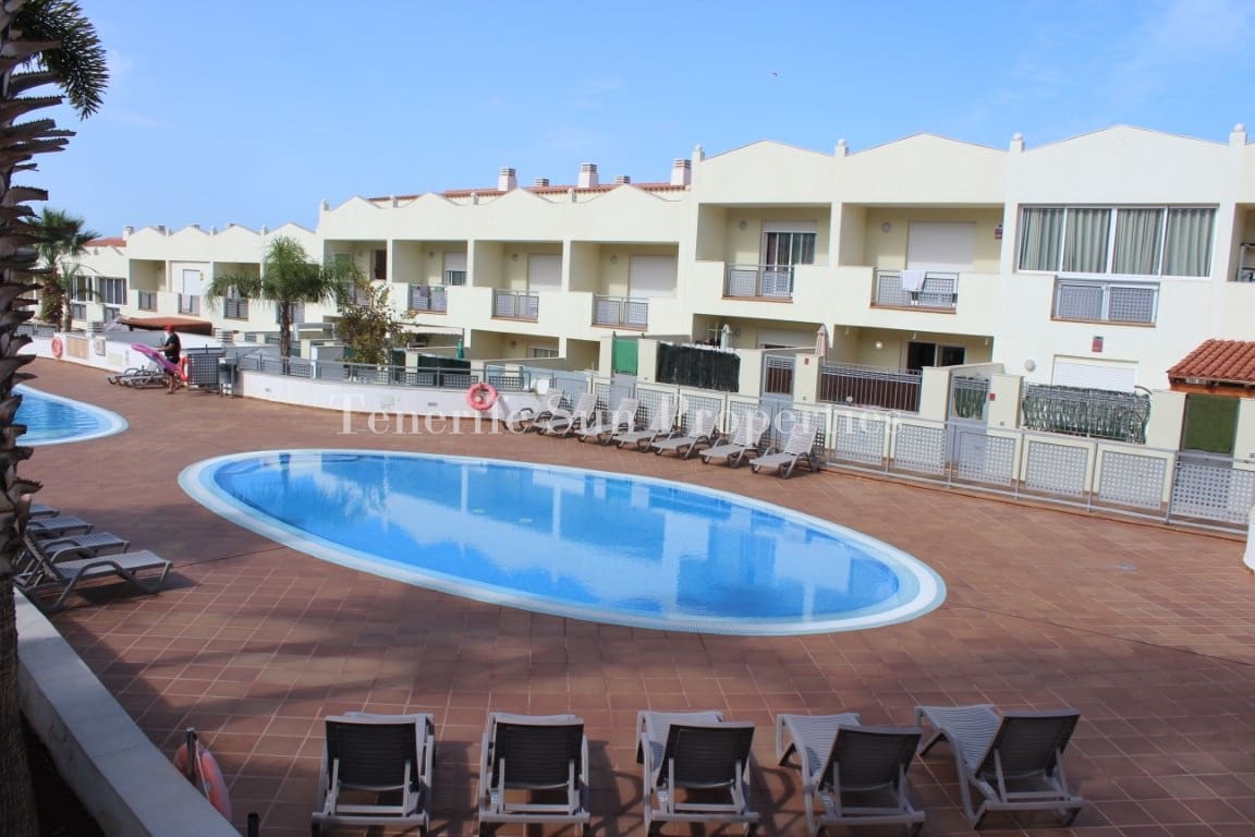 4 soverom Hus til salgs i Costa Adeje med svømmebasseng garasje - € 630 000 (Ref: 8480055)