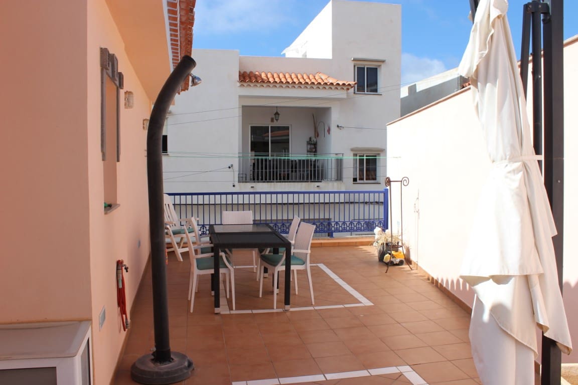 5 soveværelse Byhus til salg i Guia de Isora med garage - € 720.000 (Ref: 8585770)