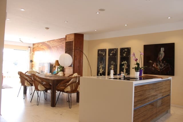 5 slaapkamer Huis te koop in Guía de Isora met garage - € 720.000 (Ref: 8585770)