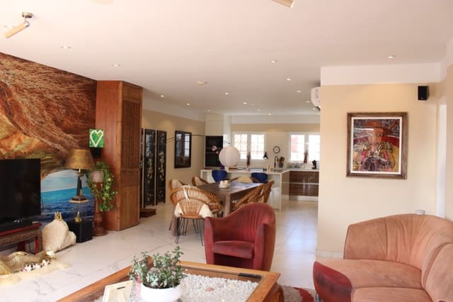 5 slaapkamer Huis te koop in Guía de Isora met garage - € 720.000 (Ref: 8585770)