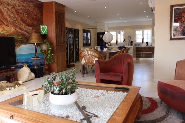 5 slaapkamer Huis te koop in Guía de Isora met garage - € 720.000 (Ref: 8585770)