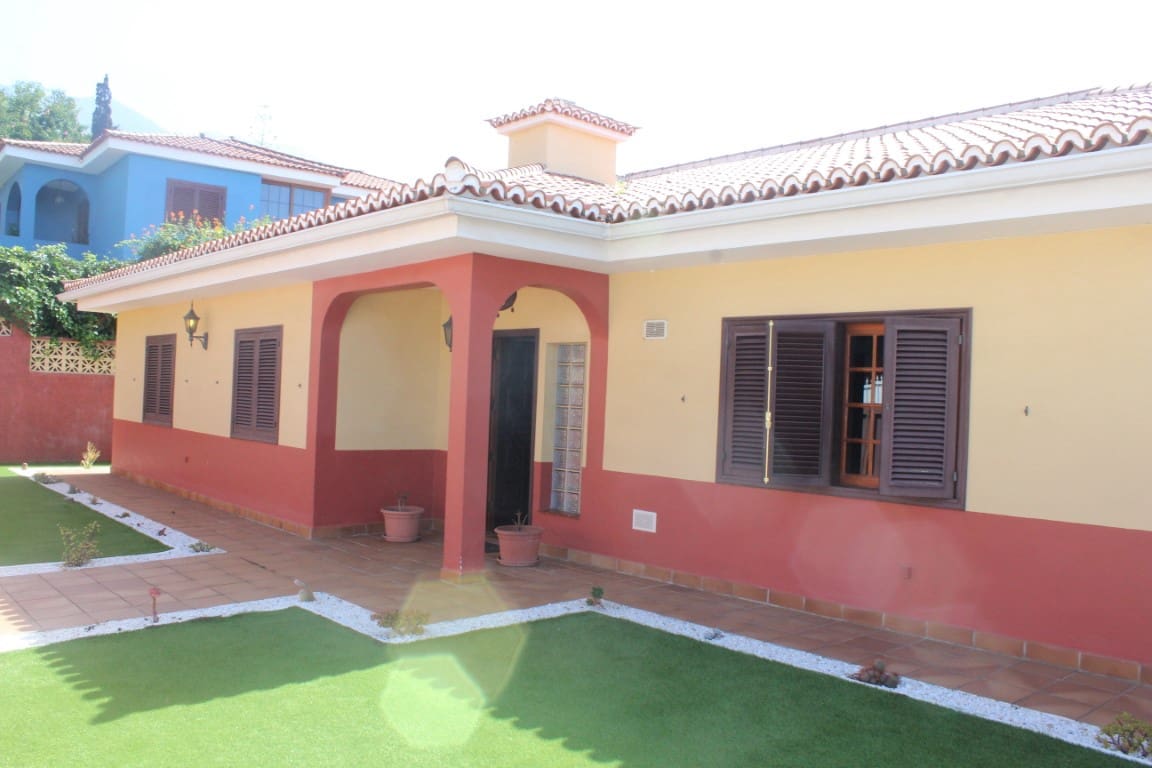 4 soveværelse Villa til salg i La Orotava med swimmingpool garage - € 650.000 (Ref: 8585774)