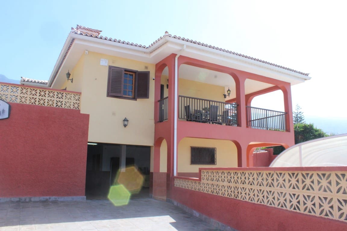 4 soveværelse Villa til salg i La Orotava med swimmingpool garage - € 650.000 (Ref: 8585774)