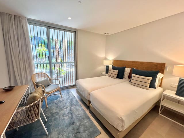 2 sypialnia Apartament na sprzedaż w Guía de Isora z basenem - 1 400 000 € (Ref: 8754563)