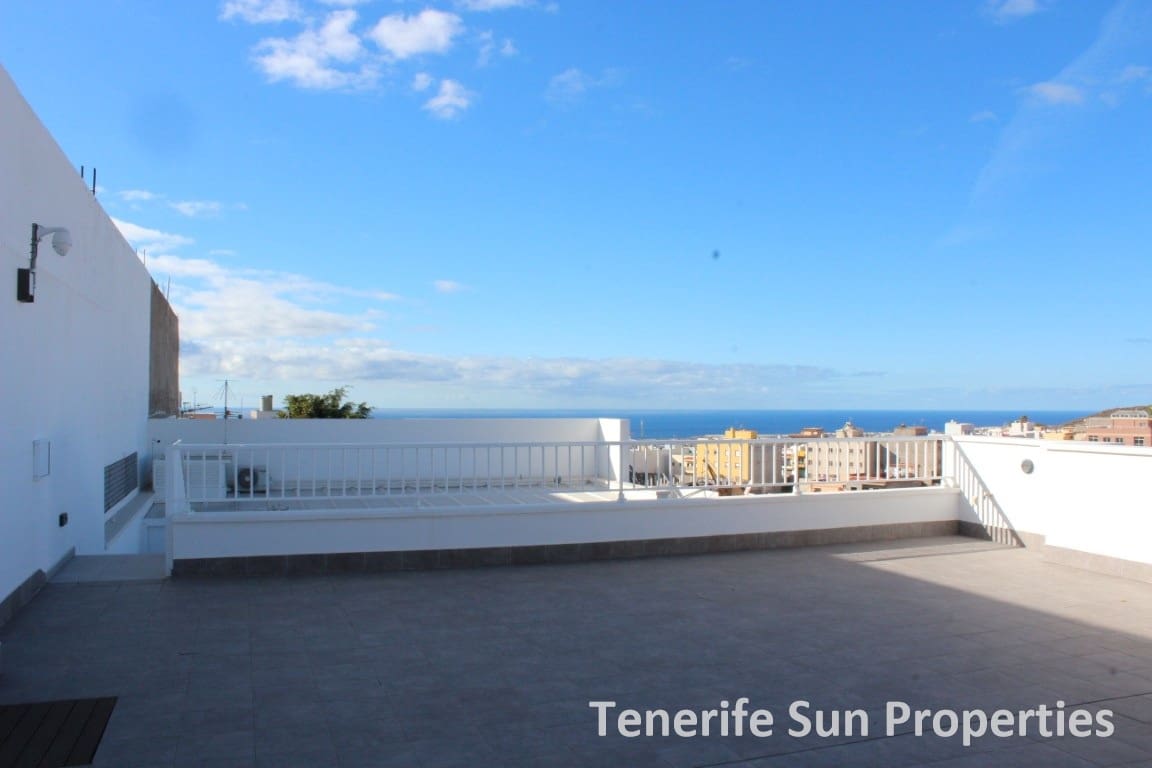 3 soveværelse Byhus til salg i San Isidro de Abona med garage - € 584.000 (Ref: 8846696)