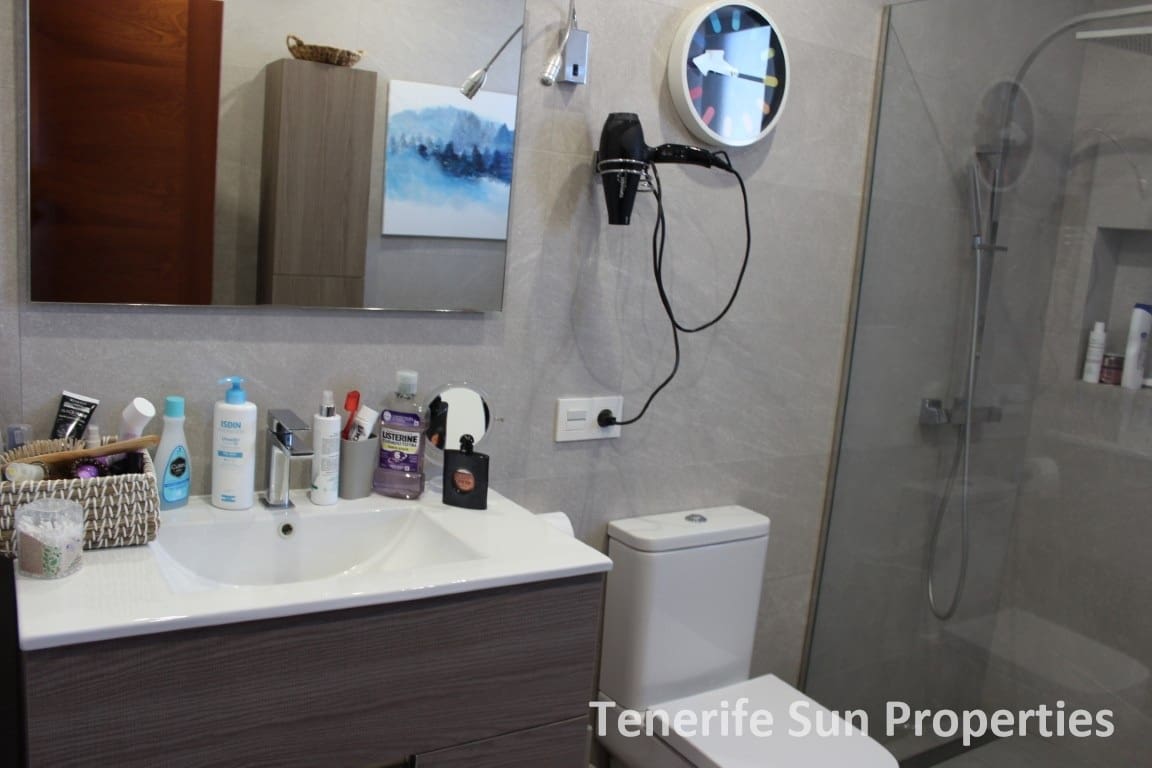 3 soveværelse Byhus til salg i San Isidro de Abona med garage - € 584.000 (Ref: 8846696)