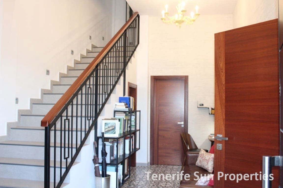 3 soveværelse Byhus til salg i San Isidro de Abona med garage - € 584.000 (Ref: 8846696)