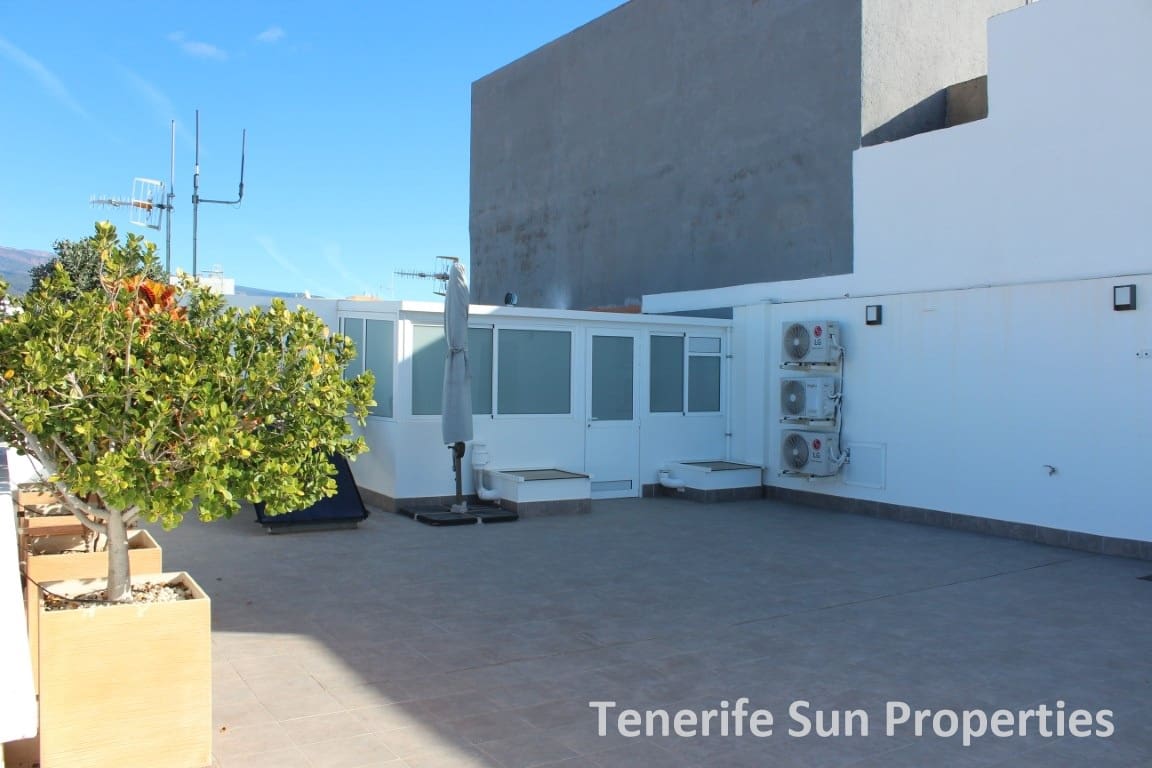 3 soveværelse Byhus til salg i San Isidro de Abona med garage - € 584.000 (Ref: 8846696)