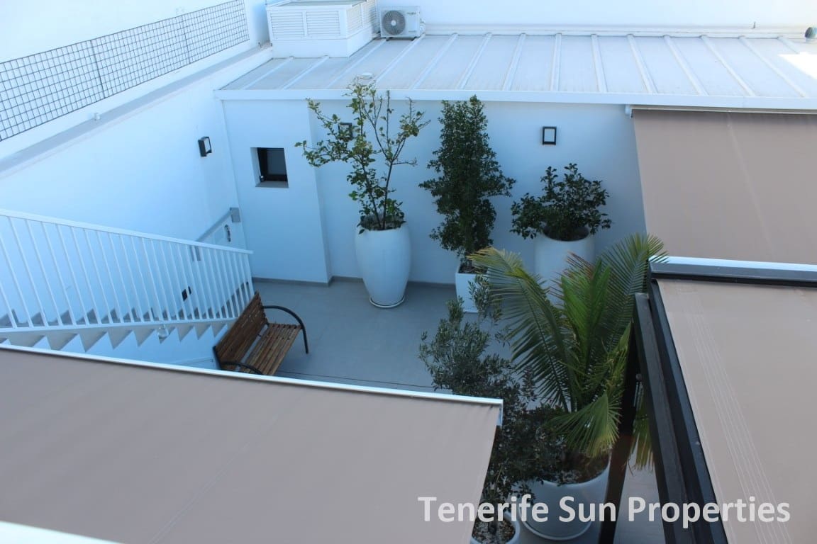 3 soveværelse Byhus til salg i San Isidro de Abona med garage - € 584.000 (Ref: 8846696)