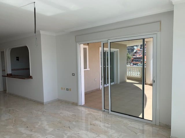 2 soveværelse Penthouse til salg i Los Gigantes med swimmingpool garage - € 597.083 (Ref: 8865832)