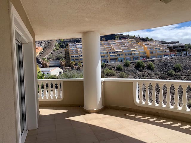 2 soveværelse Penthouse til salg i Los Gigantes, Santiago del Teide med swimmingpool garage - € 597.083 (Ref: 8865832)