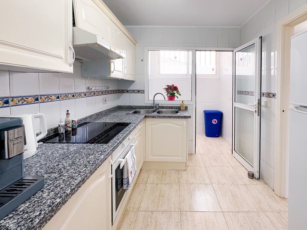 4 soveværelse Lejlighed til salg i Costa Adeje med swimmingpool garage - € 445.000 (Ref: 8909902)