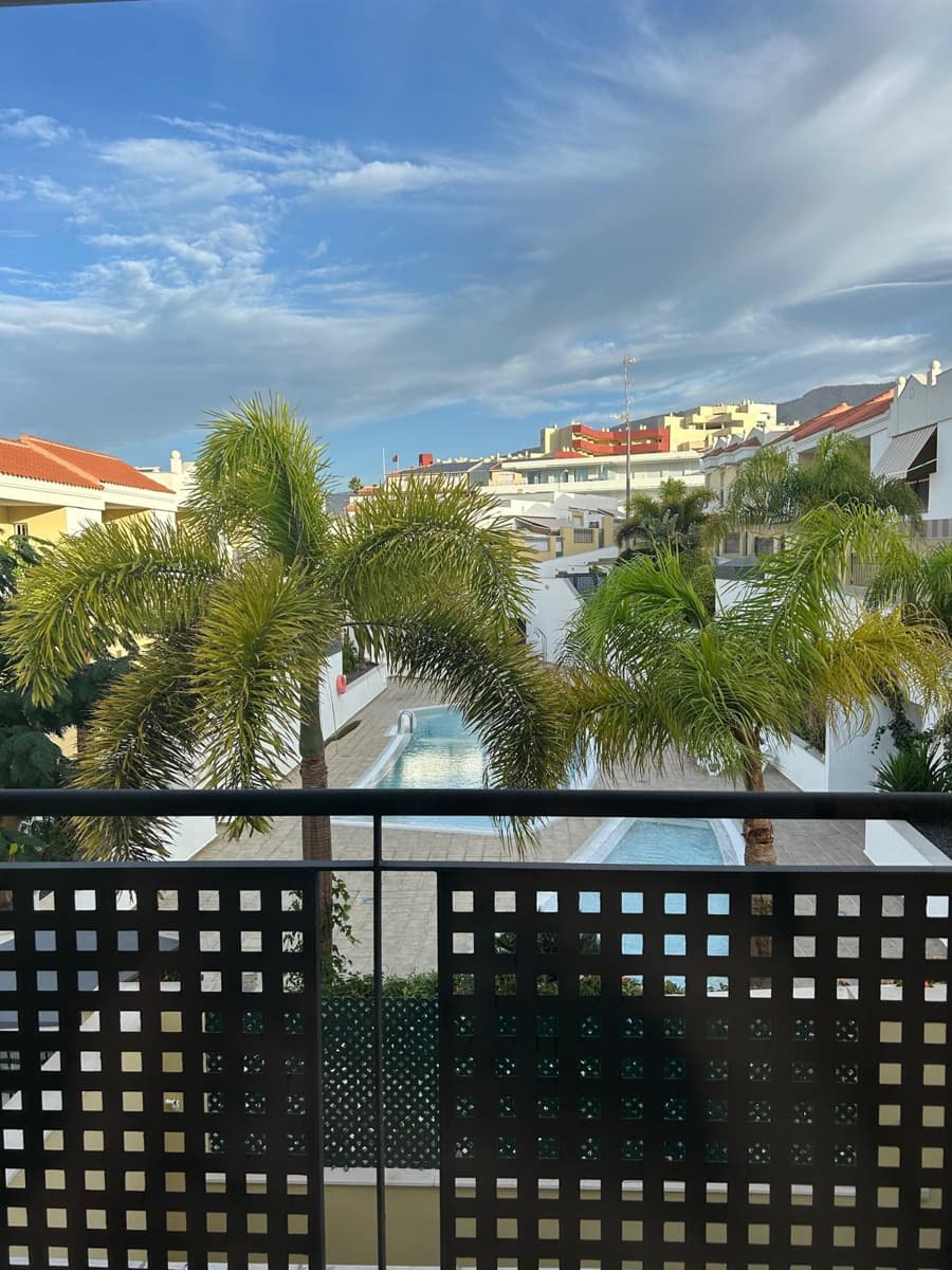 4 soveværelse Byhus til salg i Adeje med swimmingpool garage - € 650.000 (Ref: 9093317)