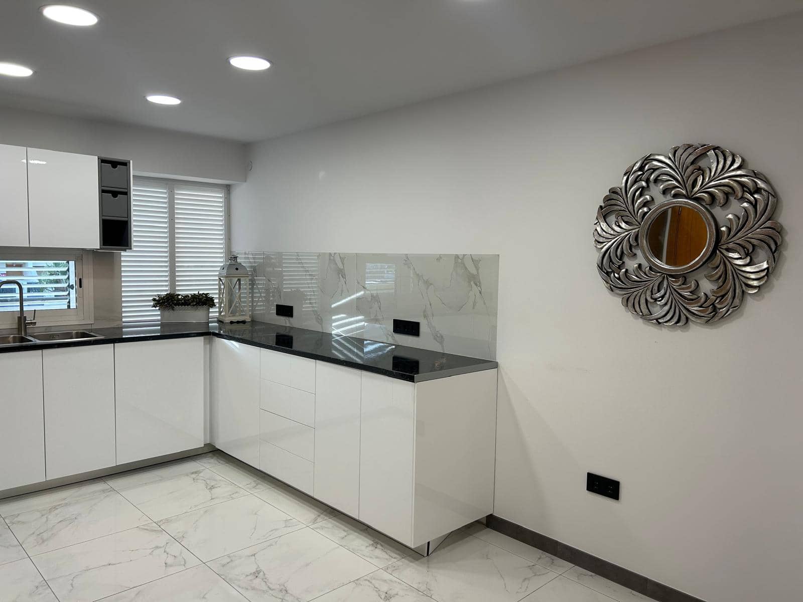 4 soveværelse Byhus til salg i Adeje med swimmingpool garage - € 650.000 (Ref: 9093317)