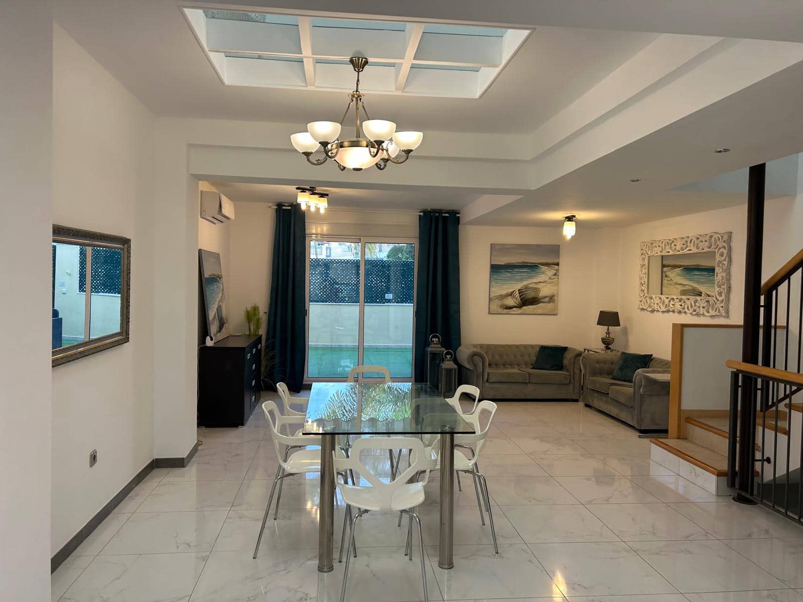 4 soveværelse Byhus til salg i Adeje med swimmingpool garage - € 650.000 (Ref: 9093317)