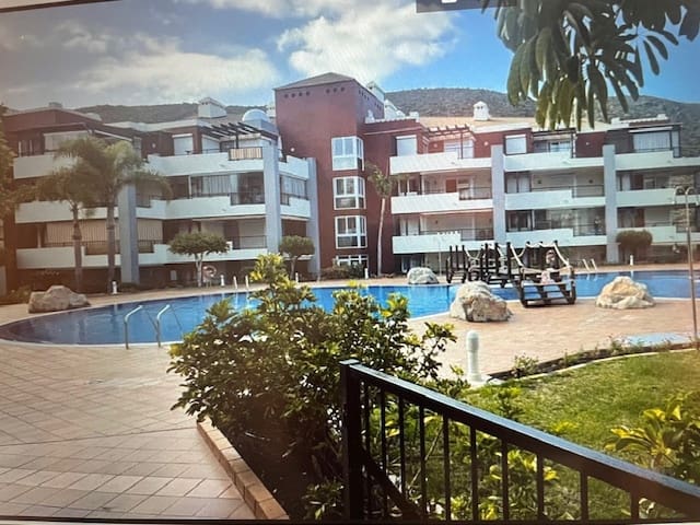 2 soveværelse Lejlighed til salg i Los Cristianos med swimmingpool garage - € 495.000 (Ref: 9251503)
