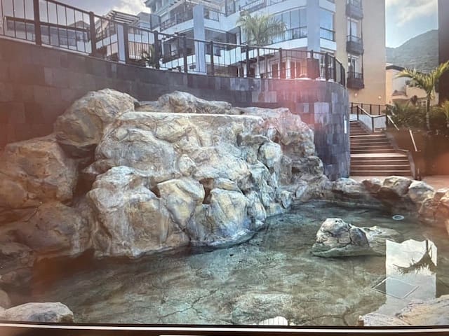 2 soveværelse Lejlighed til salg i Los Cristianos, Arona med swimmingpool garage - € 495.000 (Ref: 9251503)