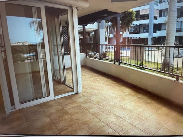 2 soveværelse Lejlighed til salg i Los Cristianos, Arona med swimmingpool garage - € 495.000 (Ref: 9251503)